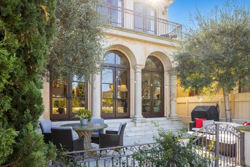 Elegant Mediterranean Waterfront * Los Angeles