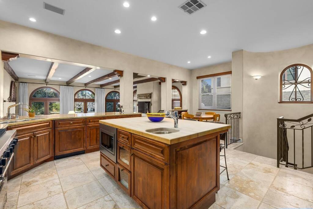 Casa vacanze Elegant Mediterranean Waterfront *
